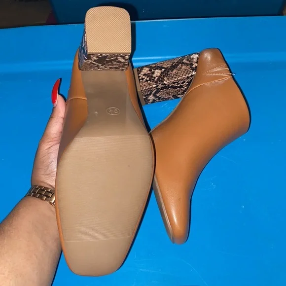 SNAKE SKIN STACKED BLOCK-HEEL MULE - Picture 2 of 4